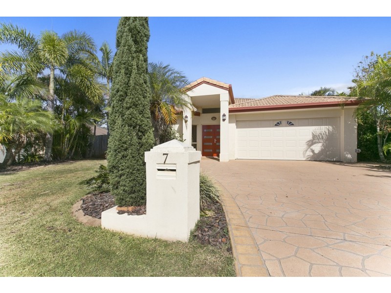 7 Bellevista Crescent, Wellington Point QLD 4160