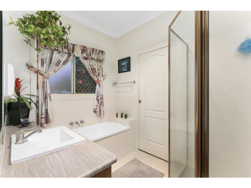 7 Bellevista Crescent, Wellington Point QLD 4160