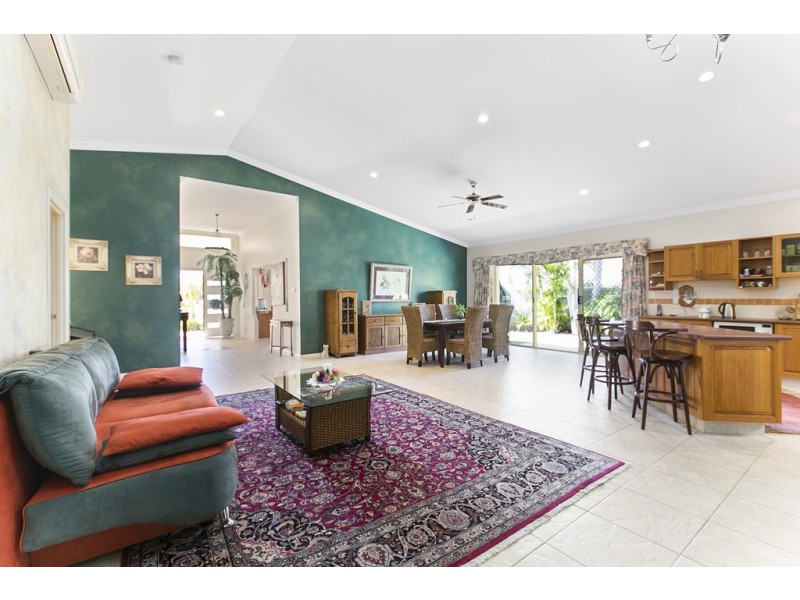 7 Bellevista Crescent, Wellington Point QLD 4160