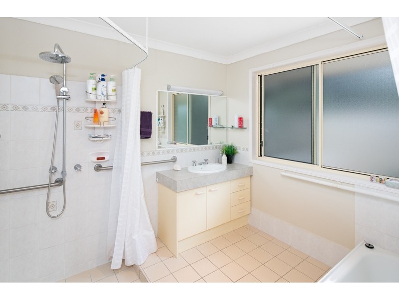 4 Comic Court, Wellington Point QLD 4160