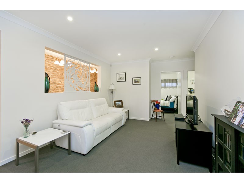 4 Silky Place, Redland Bay QLD 4165