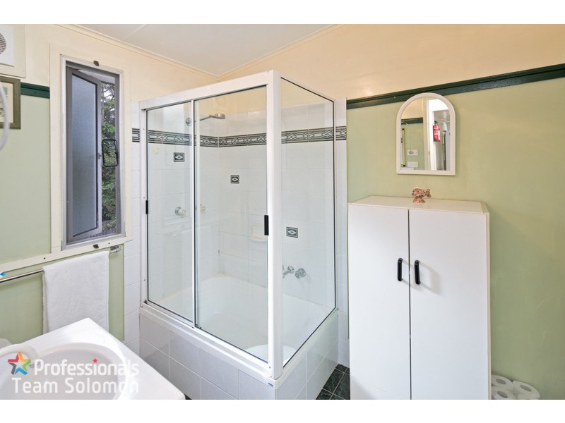 12 Oakland Avenue, Redland Bay QLD 4165