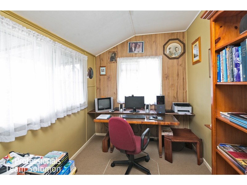 12 Oakland Avenue, Redland Bay QLD 4165