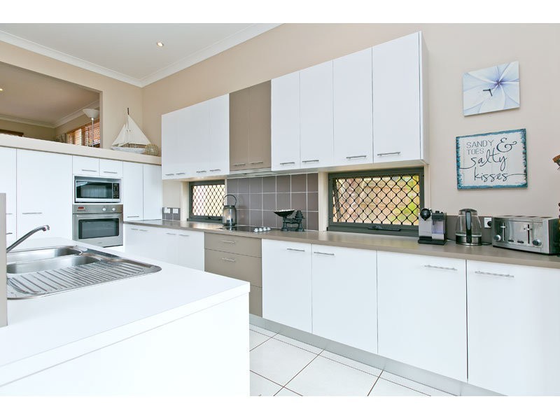 20 Hayman Street, Redland Bay QLD 4165