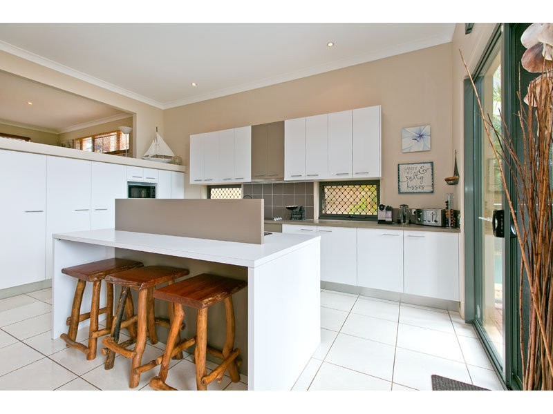 20 Hayman Street, Redland Bay QLD 4165