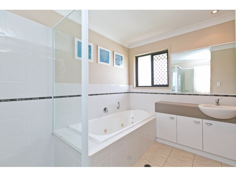 20 Hayman Street, Redland Bay QLD 4165