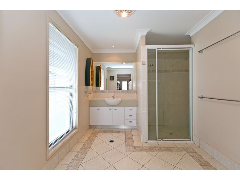 20 Hayman Street, Redland Bay QLD 4165