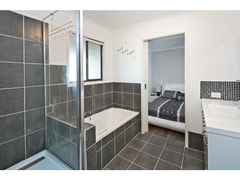 205 Redland Bay Road, Capalaba QLD 4157