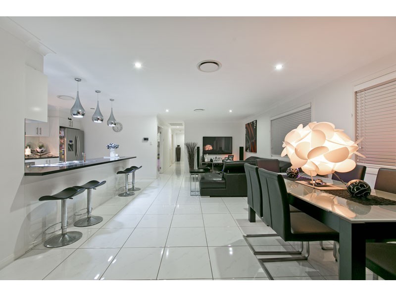 15 Riley Peter Place, Cleveland QLD 4163