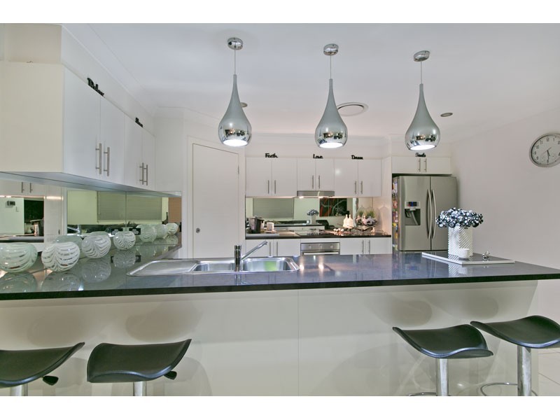 15 Riley Peter Place, Cleveland QLD 4163