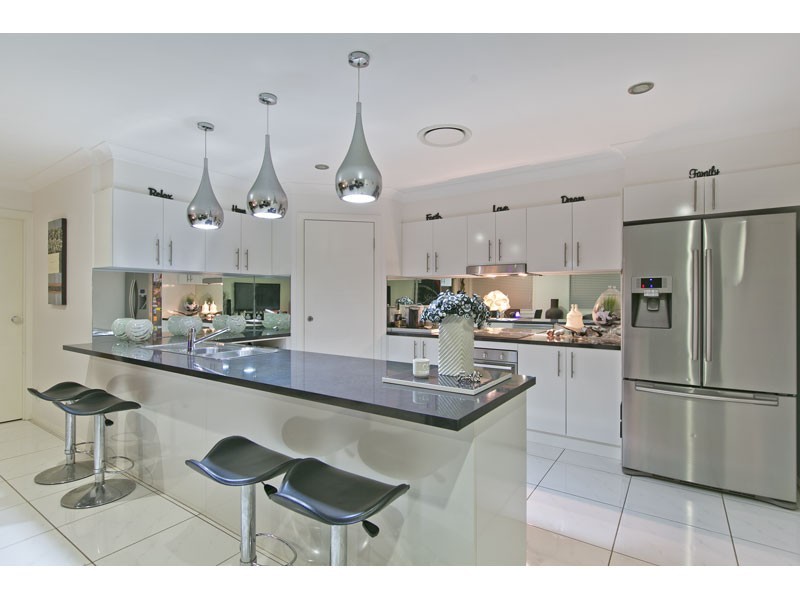 15 Riley Peter Place, Cleveland QLD 4163