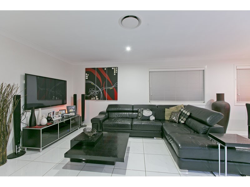 15 Riley Peter Place, Cleveland QLD 4163