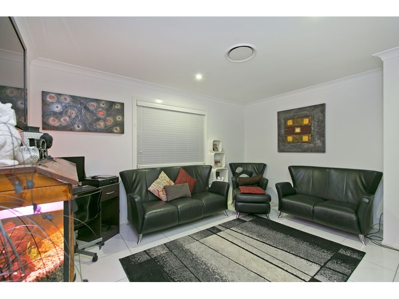 15 Riley Peter Place, Cleveland QLD 4163