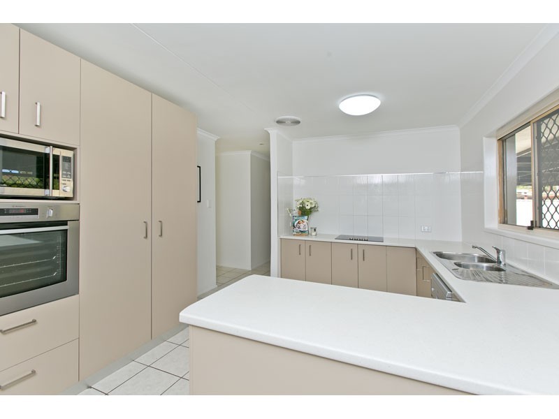 8 Arundel Court, Ormiston QLD 4160