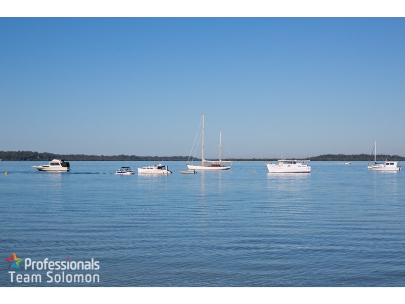 10 Carefree Street, Coochiemudlo Island QLD 4184