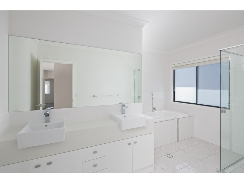 81 Bainbridge Street, Ormiston QLD 4160