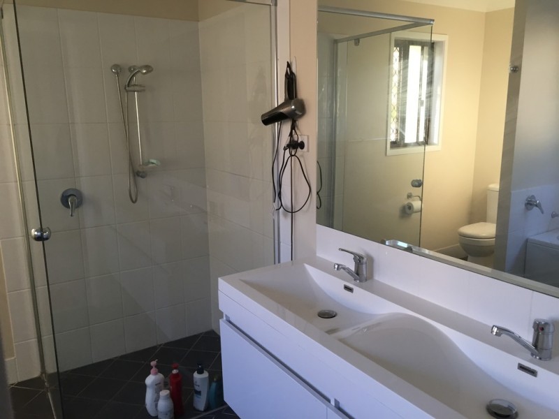 27 Bailey Road, Birkdale QLD 4159