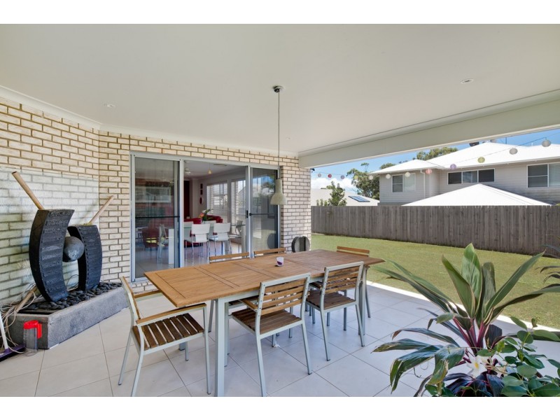 9 Hoskins Drive, Wellington Point QLD 4160