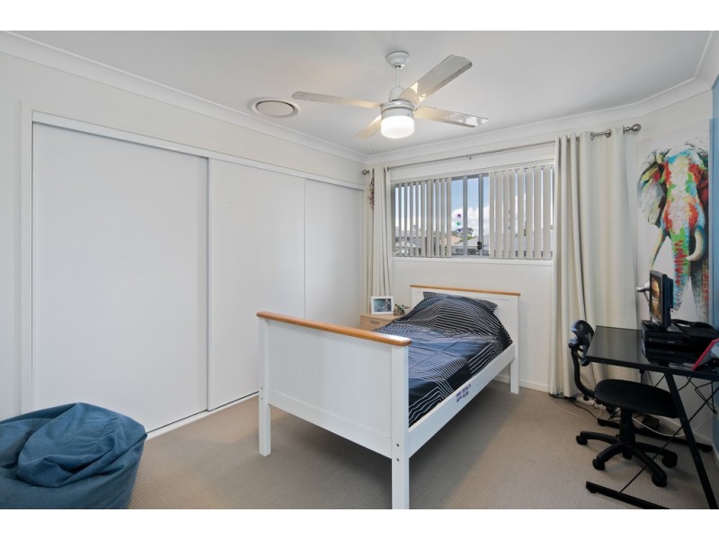 9 Hoskins Drive, Wellington Point QLD 4160