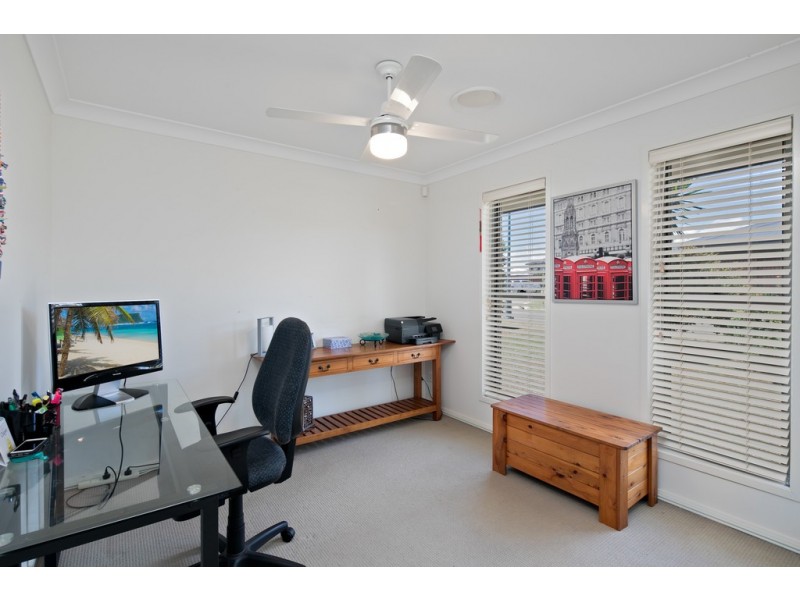 9 Hoskins Drive, Wellington Point QLD 4160