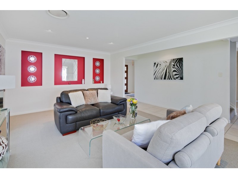 9 Hoskins Drive, Wellington Point QLD 4160