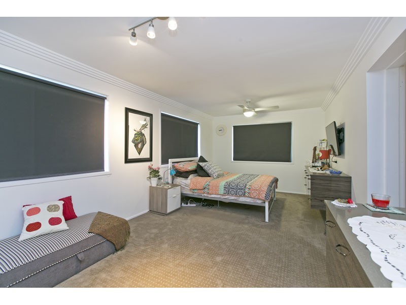 35 Hampshire Crs, Alexandra Hills QLD 4161