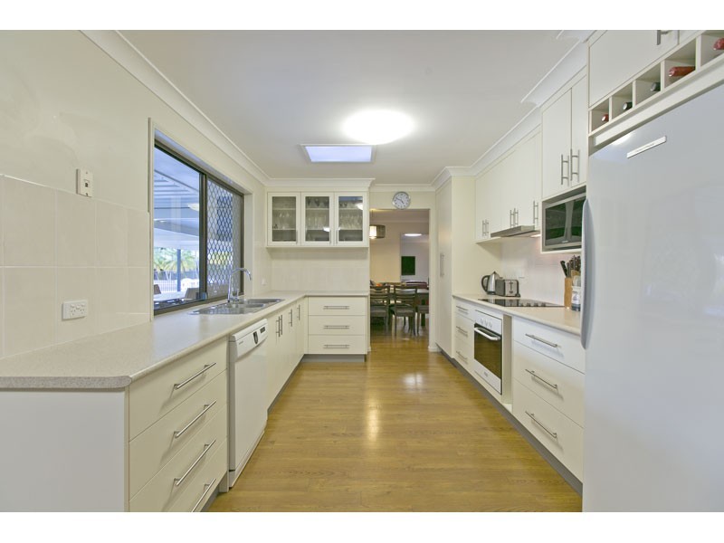 25 Swallow Street, Thornlands QLD 4164