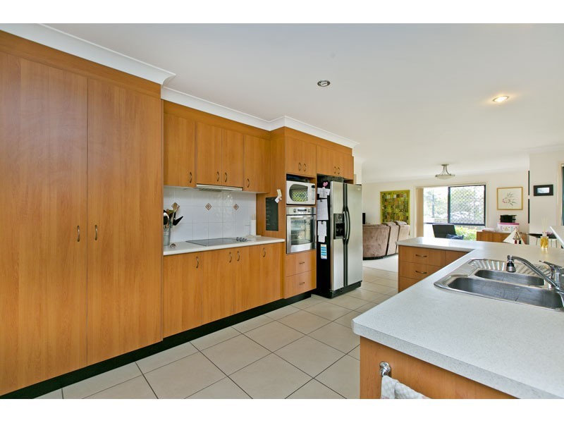 28 Whepstead Ave, Wellington Point QLD 4160
