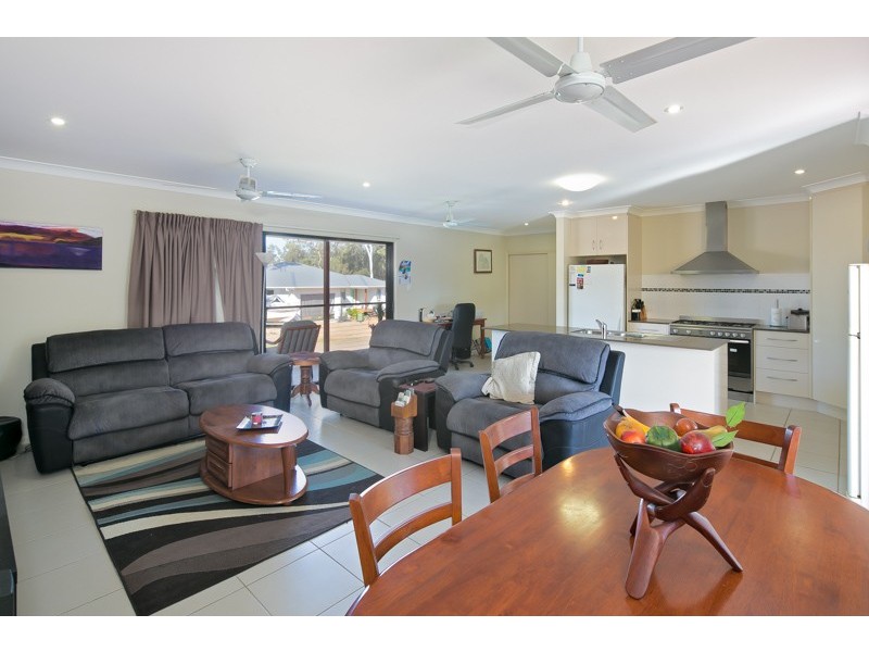 10 Bay Drive, Russell Island QLD 4184