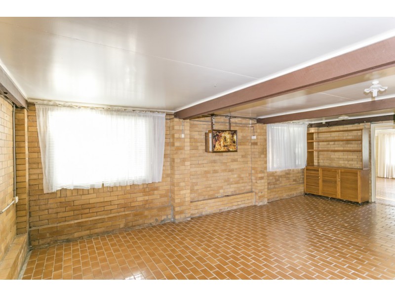 12 Warner Street, Wellington Point QLD 4160