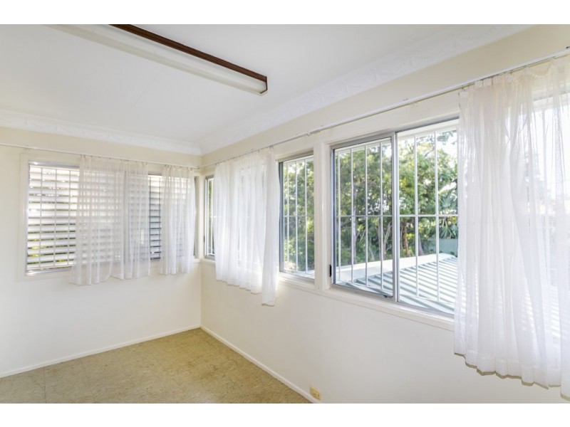 12 Warner Street, Wellington Point QLD 4160