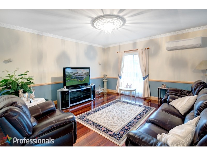 15 Kalmia Drive, Redland Bay QLD 4165
