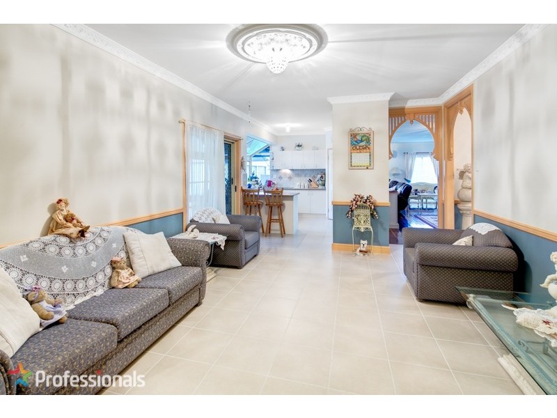 15 Kalmia Drive, Redland Bay QLD 4165