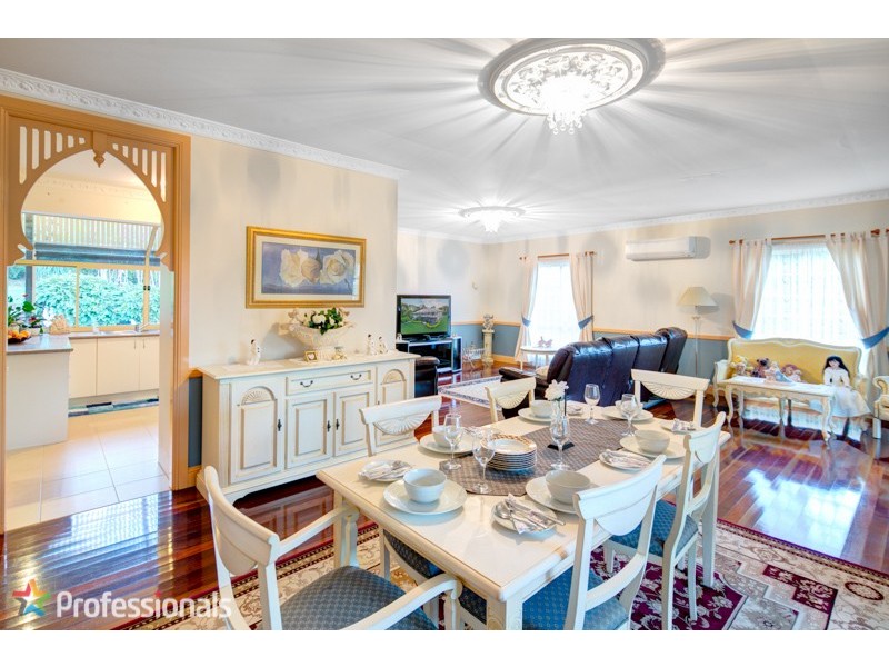 15 Kalmia Drive, Redland Bay QLD 4165