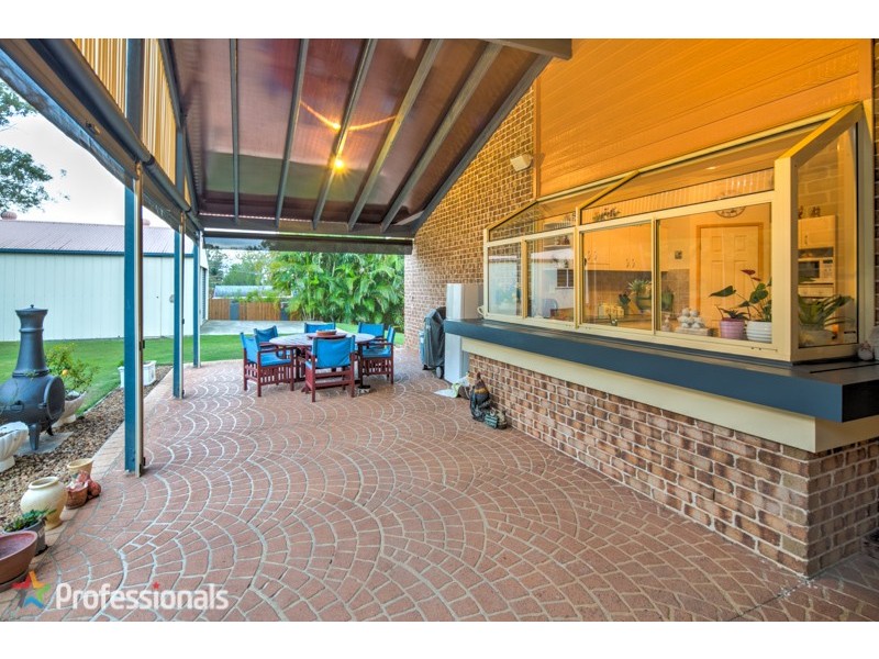15 Kalmia Drive, Redland Bay QLD 4165