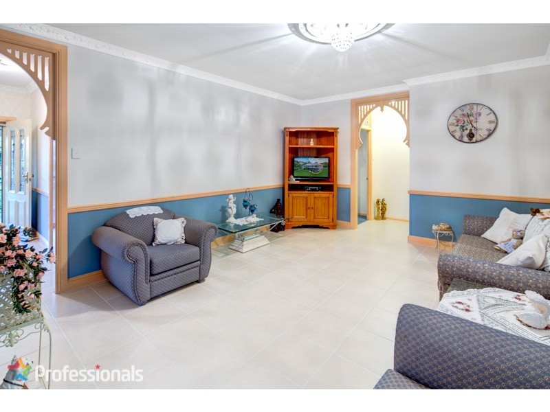 15 Kalmia Drive, Redland Bay QLD 4165