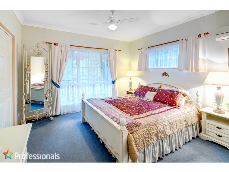 15 Kalmia Drive, Redland Bay QLD 4165