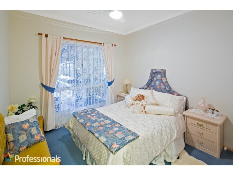 15 Kalmia Drive, Redland Bay QLD 4165