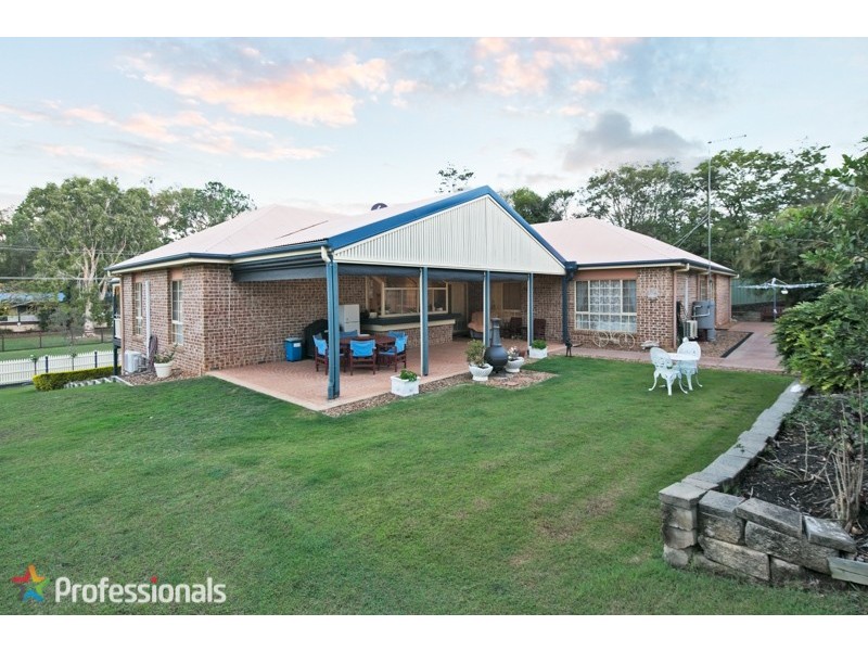 15 Kalmia Drive, Redland Bay QLD 4165
