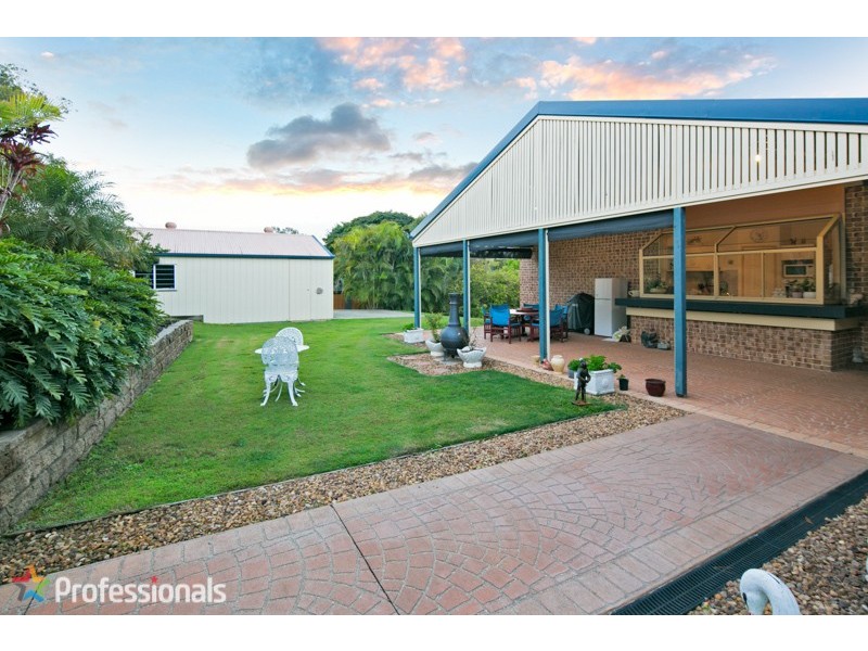 15 Kalmia Drive, Redland Bay QLD 4165