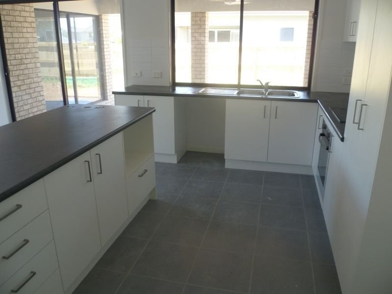 33 Byng Road, Birkdale QLD 4159