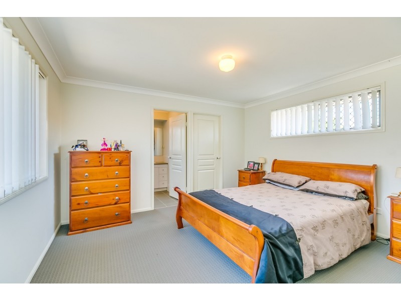 47 MacFarlan Street, Birkdale QLD 4159