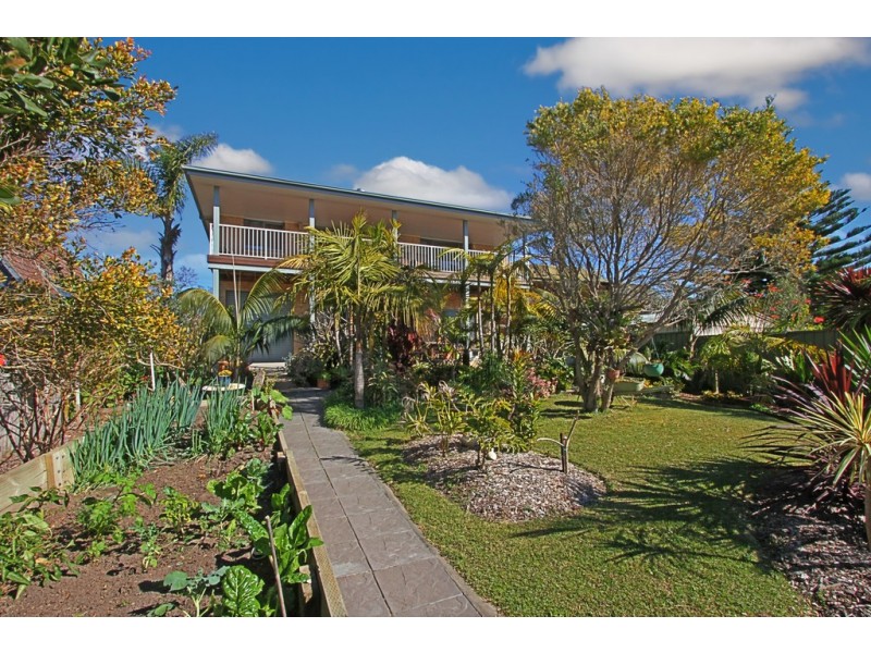 15 Heath Street, Broulee NSW 2537