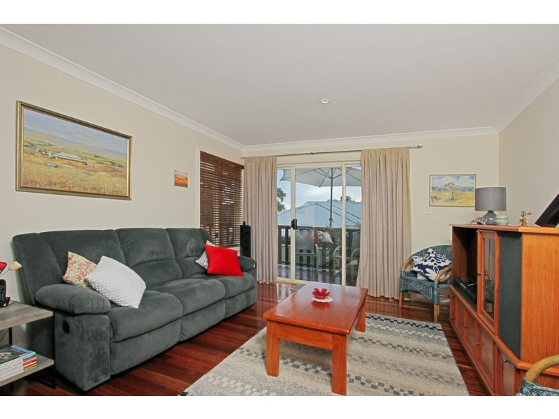 3 Blaxland Crescent, Sunshine Bay NSW 2536