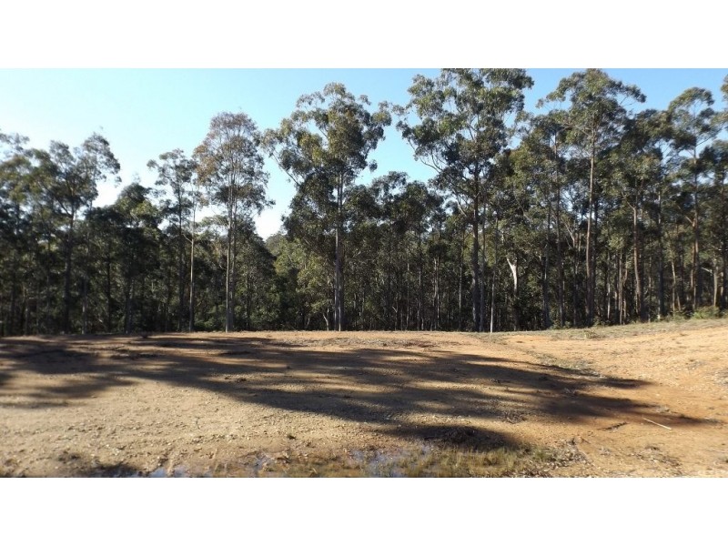8 Woodlot Place, Batehaven NSW 2536