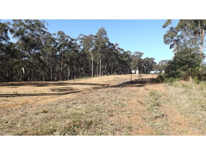 8 Woodlot Place, Batehaven NSW 2536