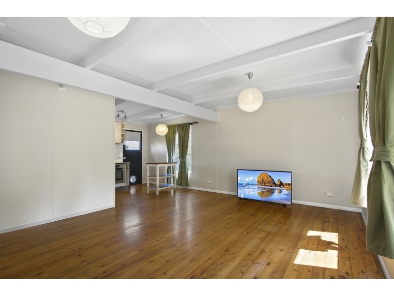 10 Riverview Crescent, Catalina NSW 2536