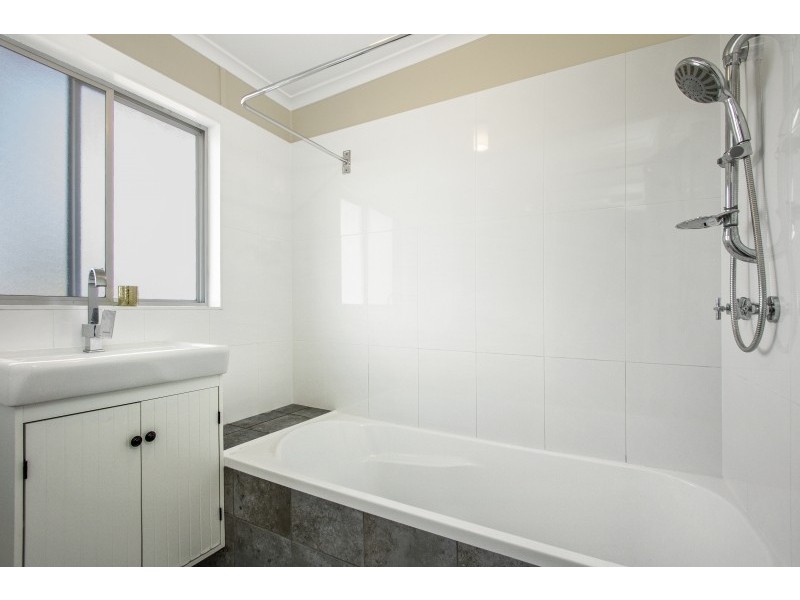 10 Riverview Crescent, Catalina NSW 2536