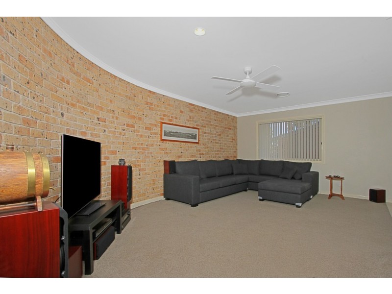 4/4 Lisa Place, Sunshine Bay NSW 2536