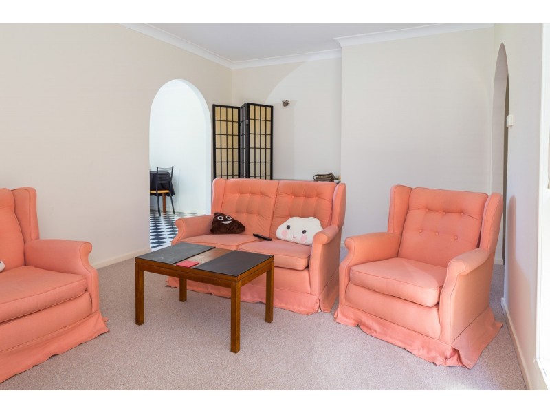 1 Berry Place, Surf Beach NSW 2536